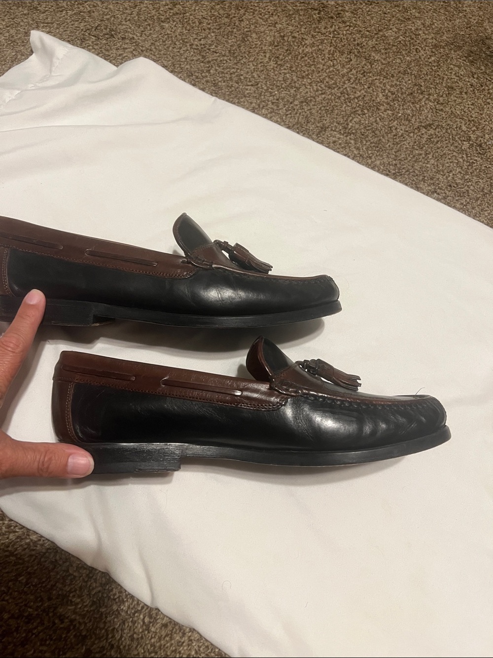 Johnston & Murphy black/brown tassel loafer - Picture 3 of 9